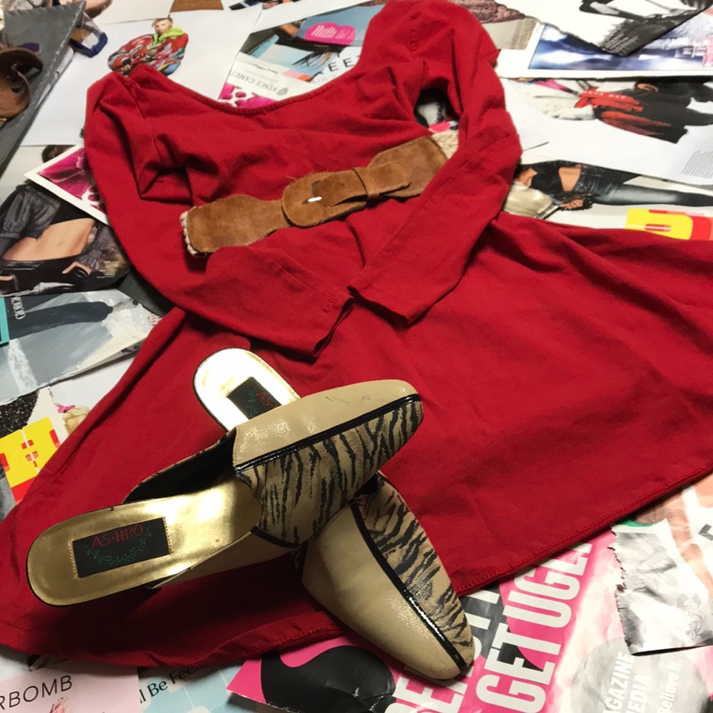 Red sexy comfy long sleeved dress!